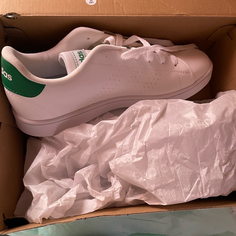 Adidas tennis shoes